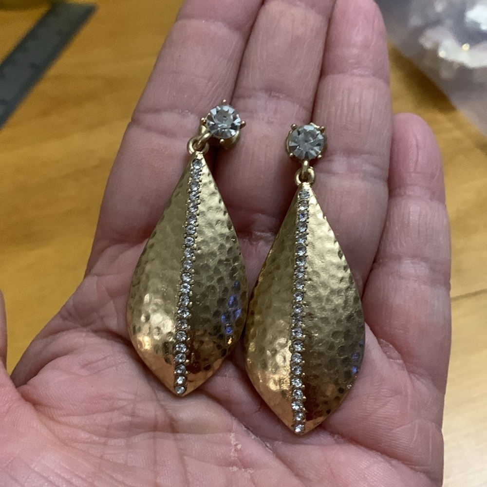 Costume Gold Tone and Rhinestone Crystals Large Tear Drop Pierced Earrings EUC - Picture 7 of 7